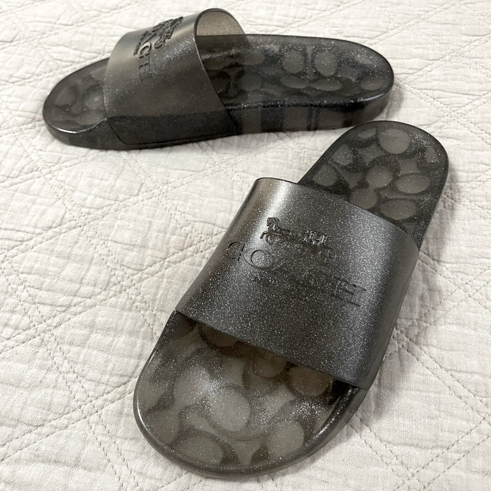 COACH slides size 6!